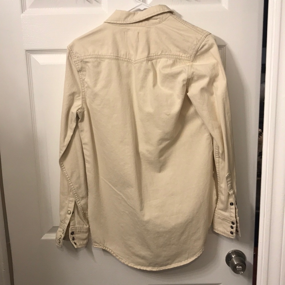 Button down - Picture 2 of 3
